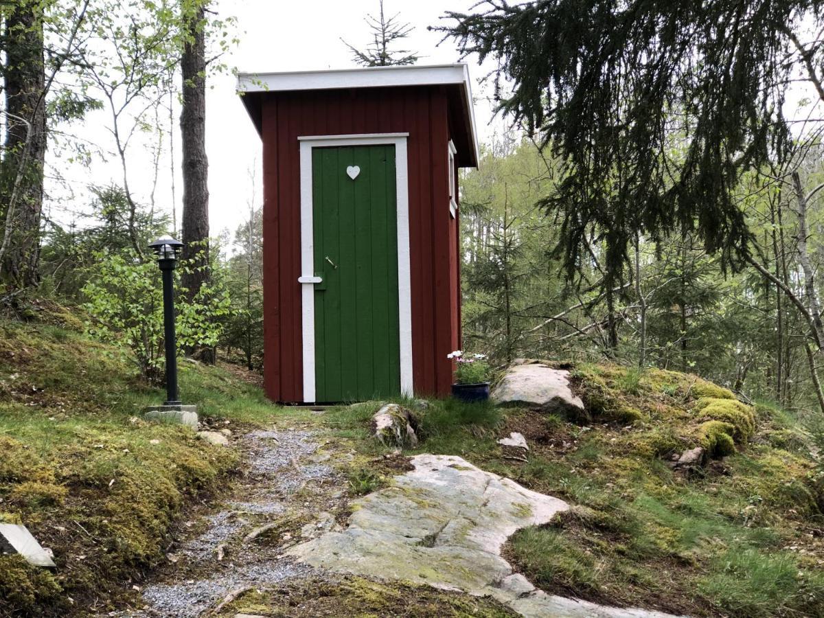 Stuga Utanfoer Fjaellbacka Exterior foto
